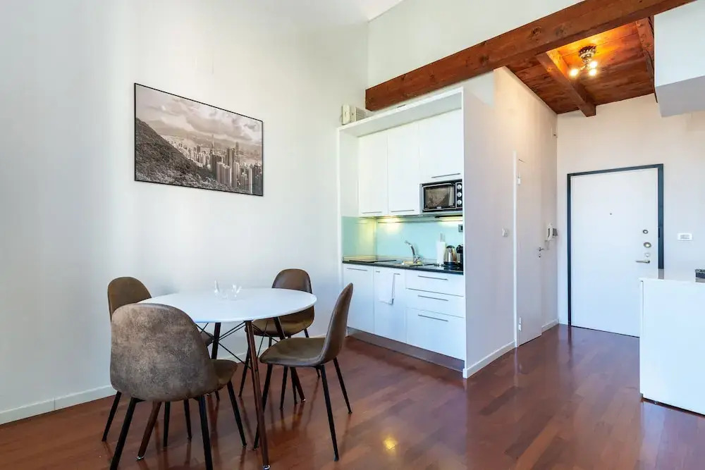 HouSmart San Mamolo 6