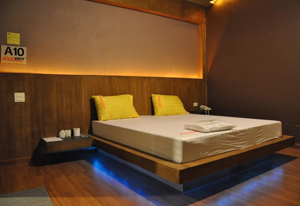 In and Out Hotel