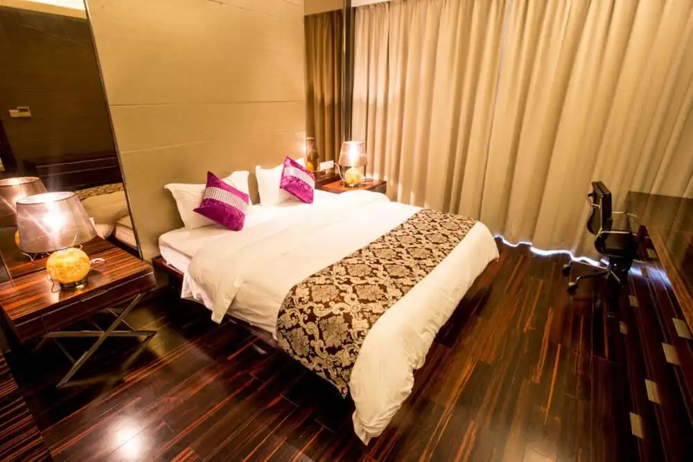 Wanlong Apartment Pazhou Branch