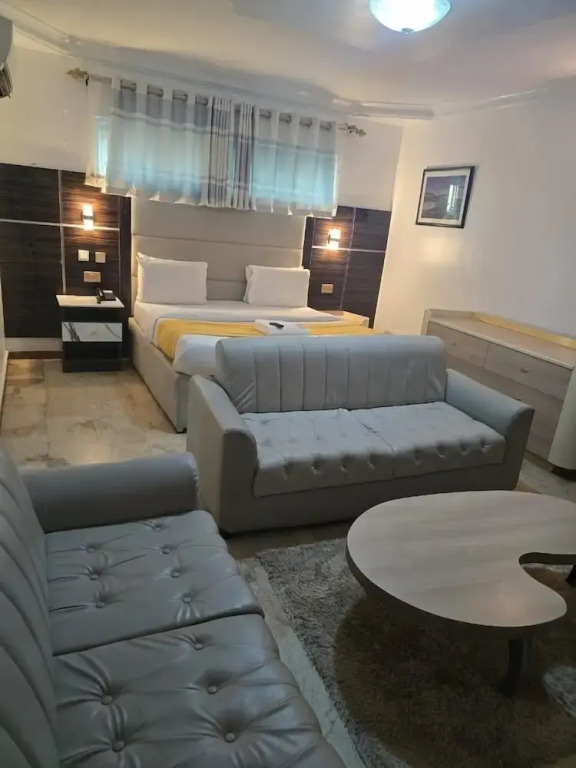 Flora Suites