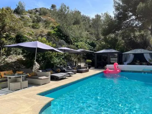 Maison cottage en Provence, Spa & piscine, pour 4 personnes- Gîtes Les Estelles