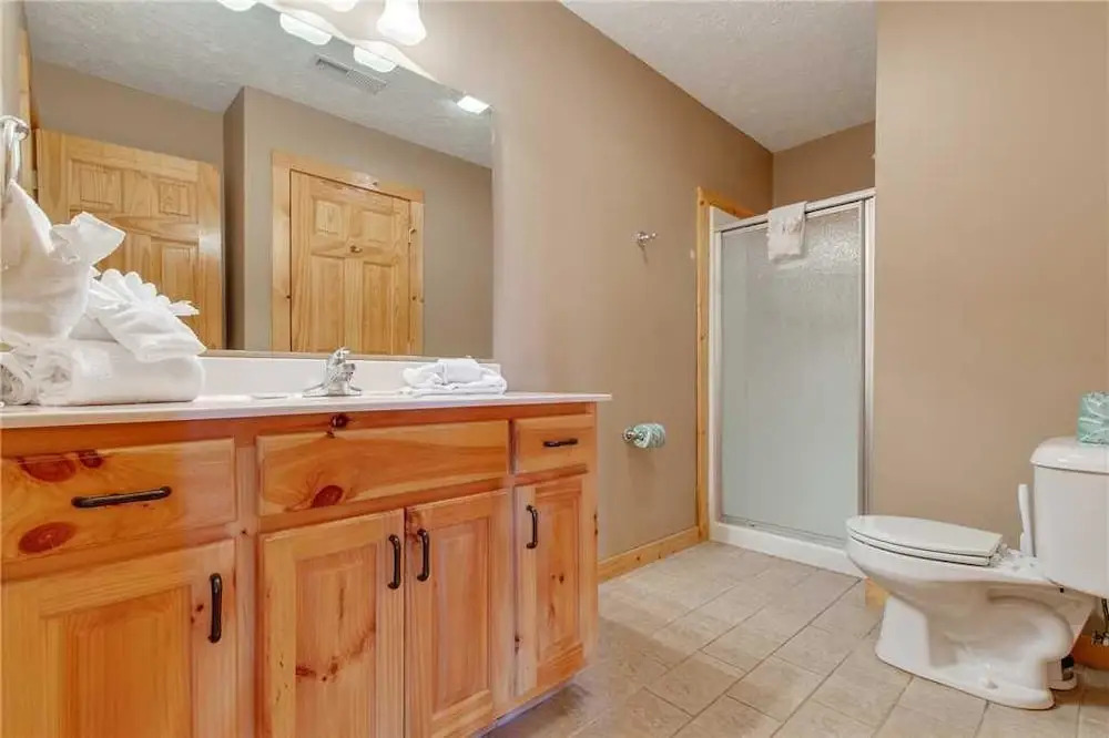 Chimney Top Overlook - Four Bedroom Cabin