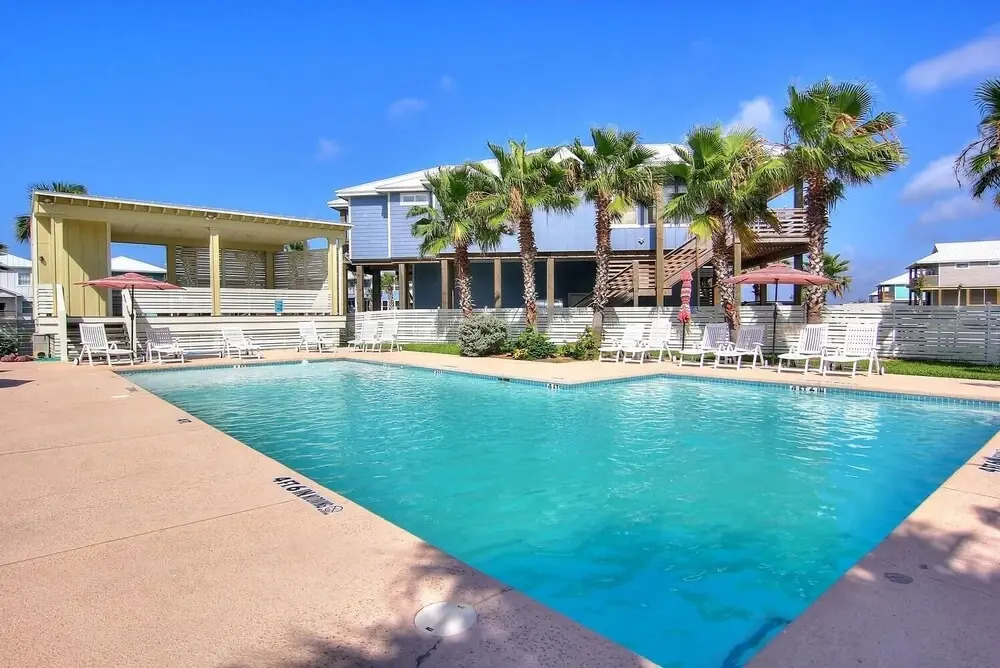 Paradise Ahoy 4 Bedroom Home by Redawning