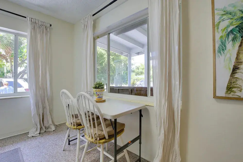 Walk to Ocean: Chic Deerfield Beach Cottage!
