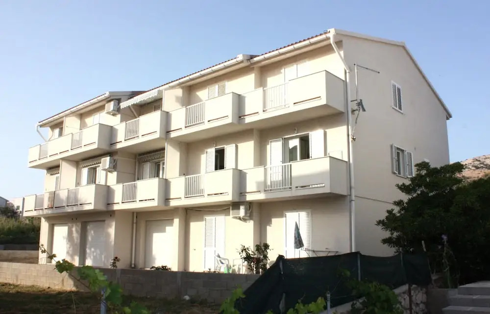 Apartments Miki Pag
