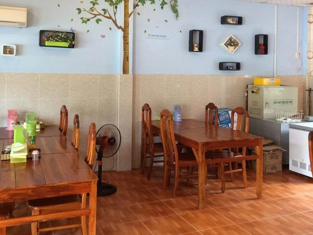 Hung Long Homestay