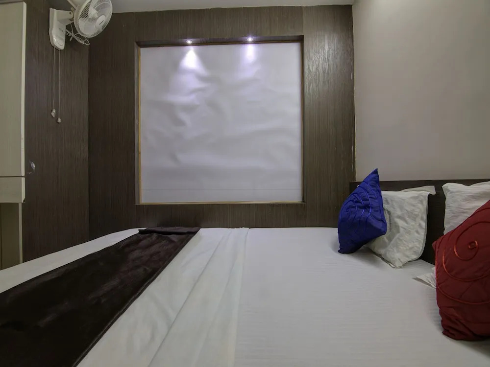 OYO 12305 Raj Residency