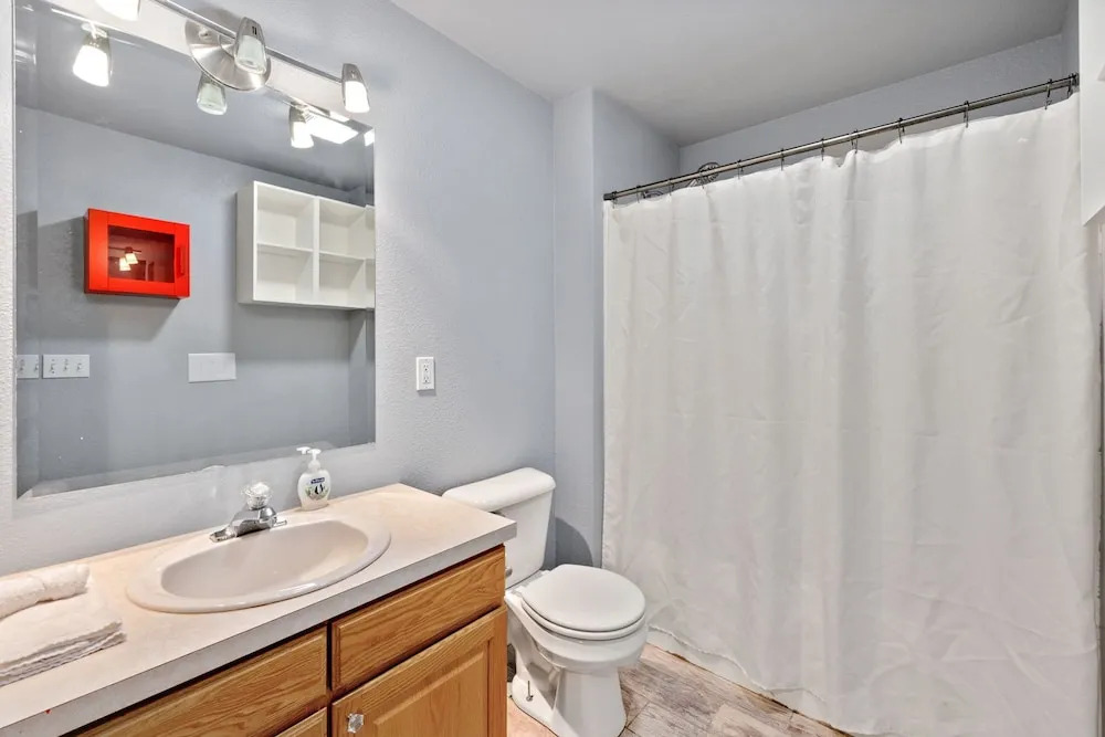 Spacious Home W/ Fun Amenities | Lake & Mtn Views