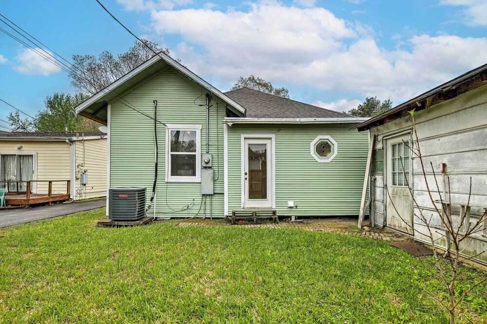 Pet-Friendly Home with Yard 3 Mi to Dtwn Houston!