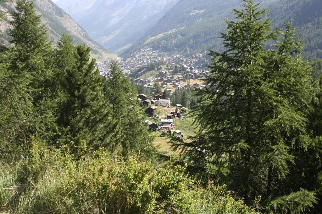 Chalet Hinter dem Rot Stei, private wellness, in ski and hiking area of Zermatt