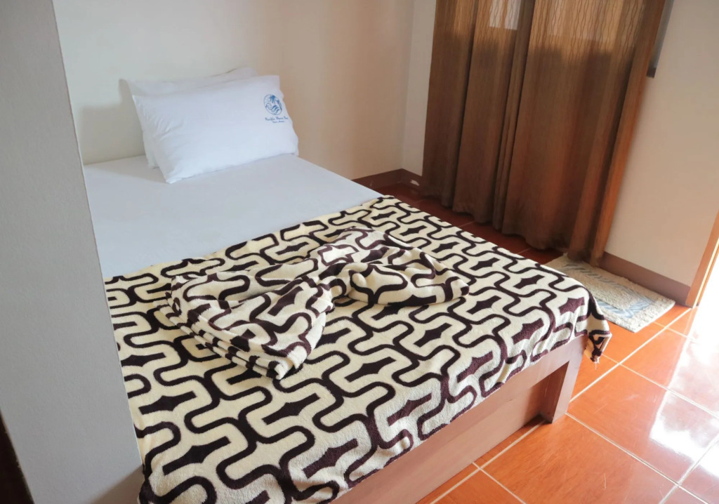 Pacific Waves Inn