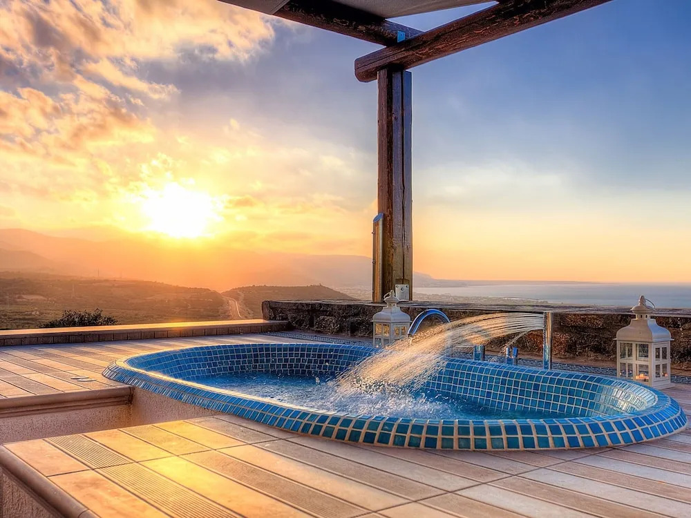 Great Villa, Enormous Pool, Nice Location near Village Sisi