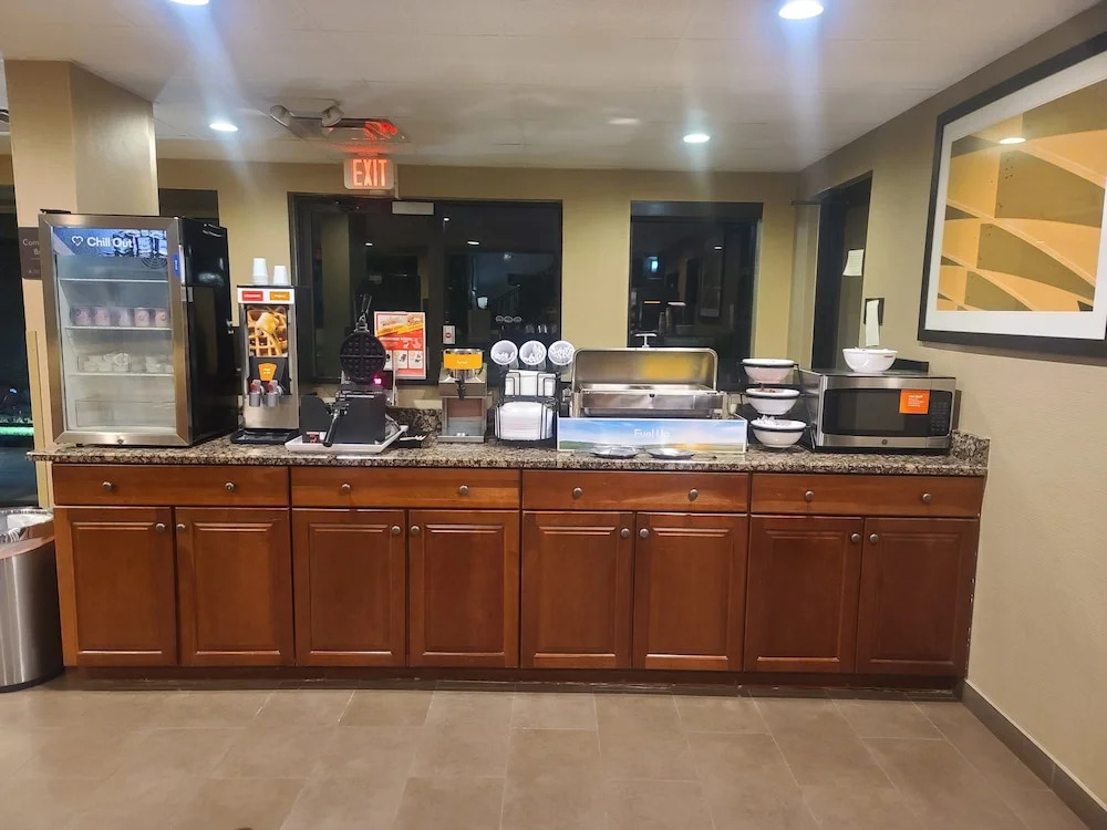 Comfort Inn And Suites