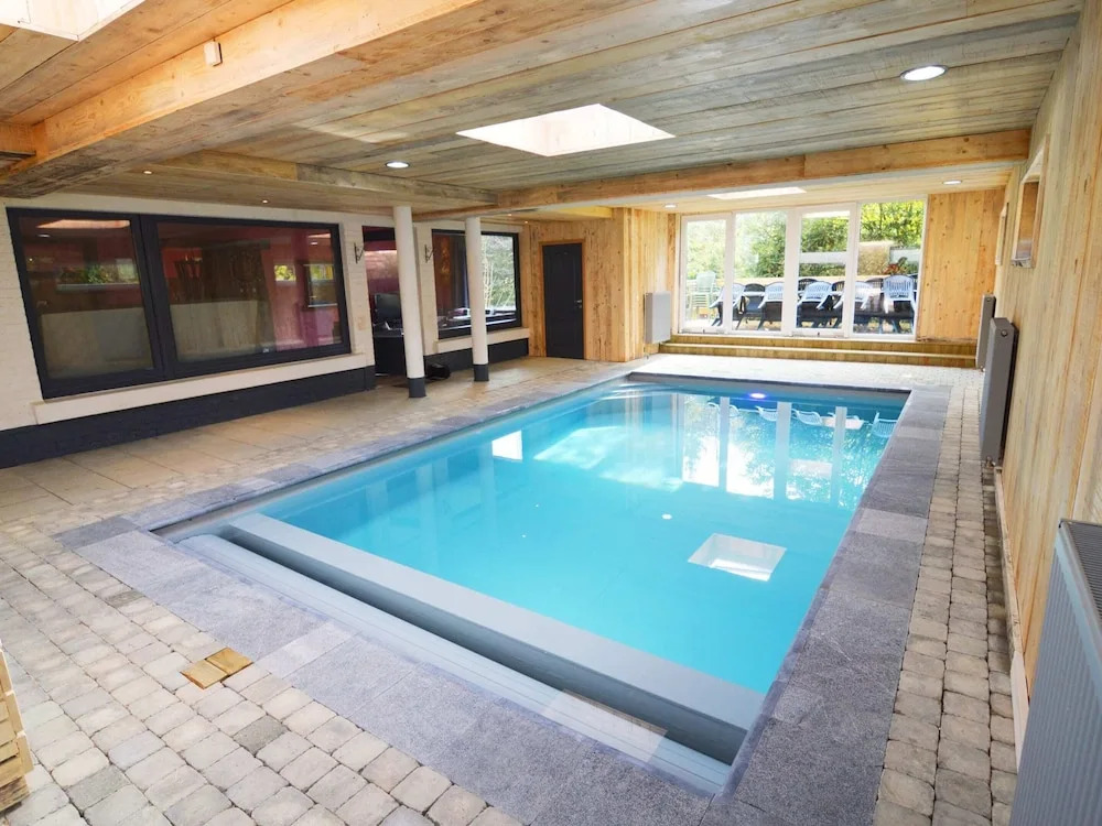 Large Group House with Welness Equipment & Swimming Pool near Malmédy