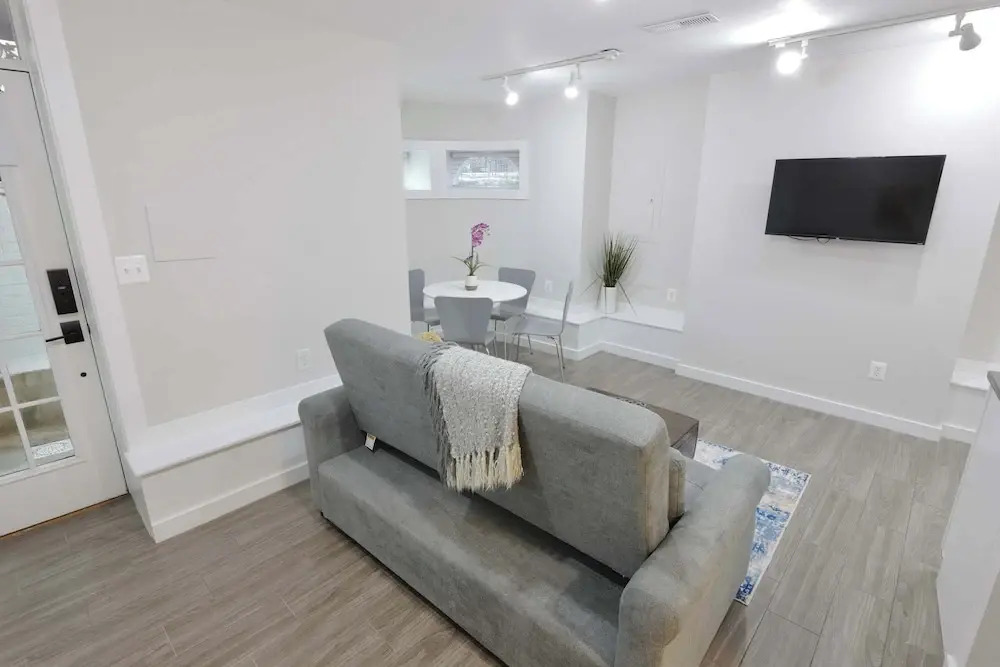 White Brick Retreat - Shaw
