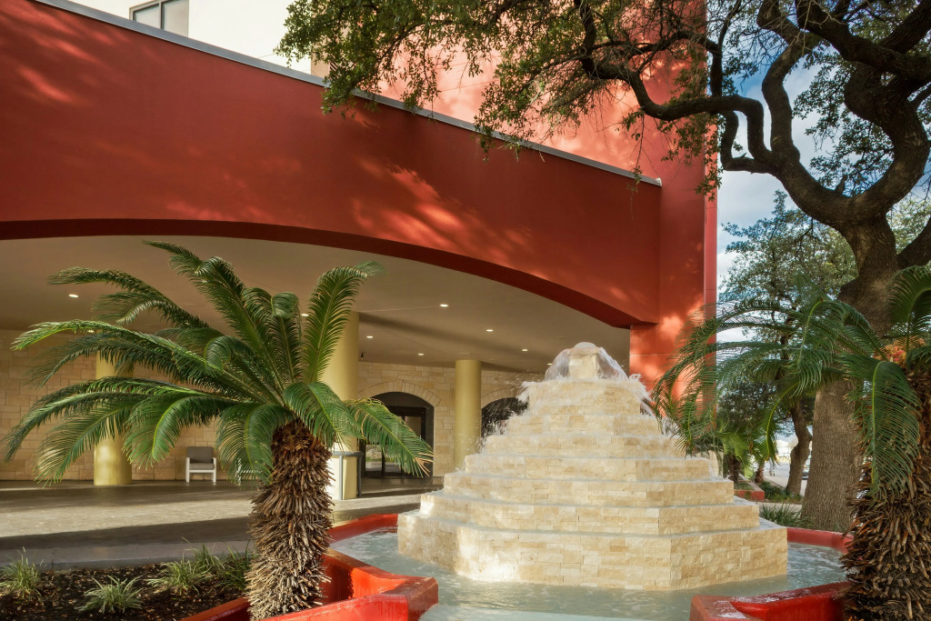 DoubleTree by Hilton San Antonio Downtown