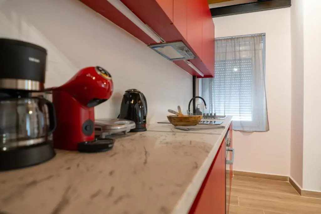 Zalman's Ground Floor 1BR Place