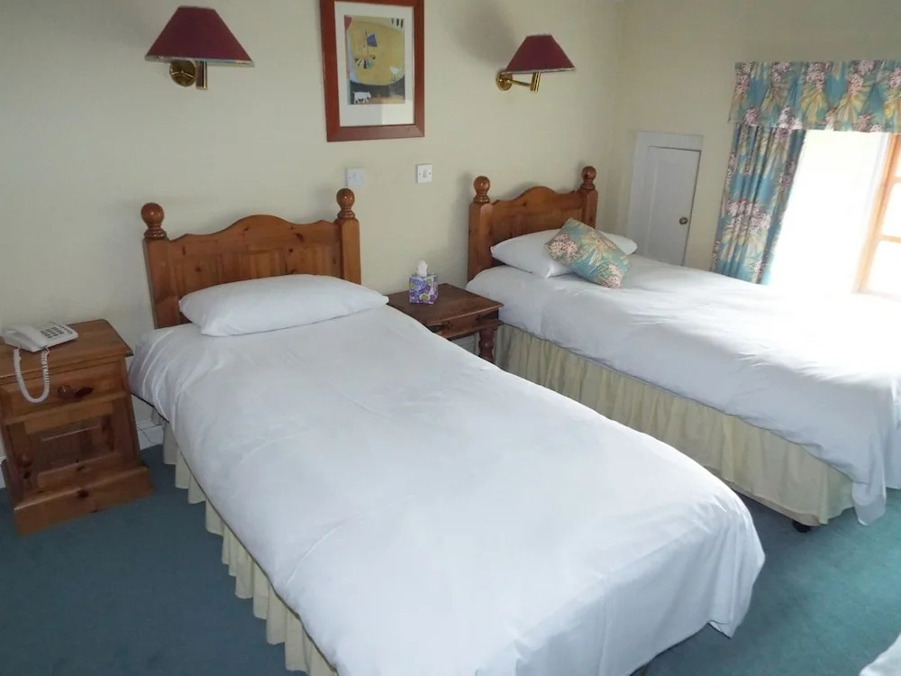 The Roade House Rooms