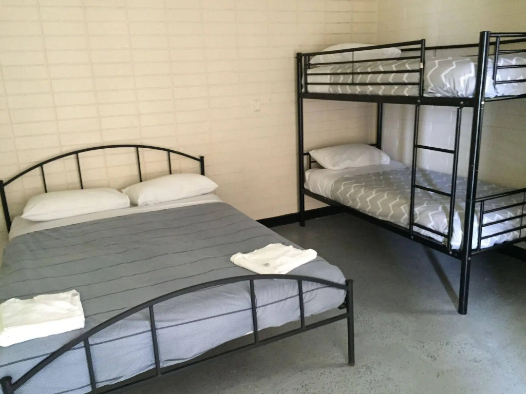 Adelaide Motel & Backpackers