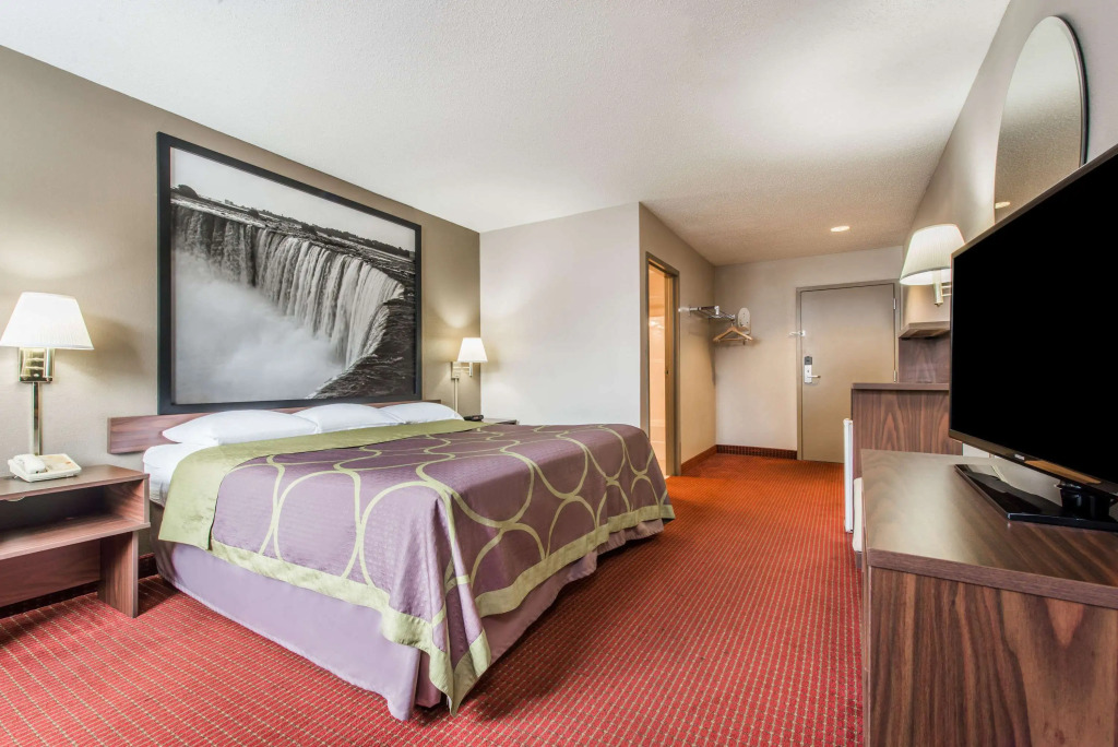 Super 8 by Wyndham Niagara Falls