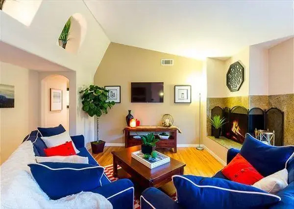 Three Bedroom Poolside in Pacific Beach