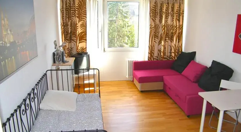 Apartment 35