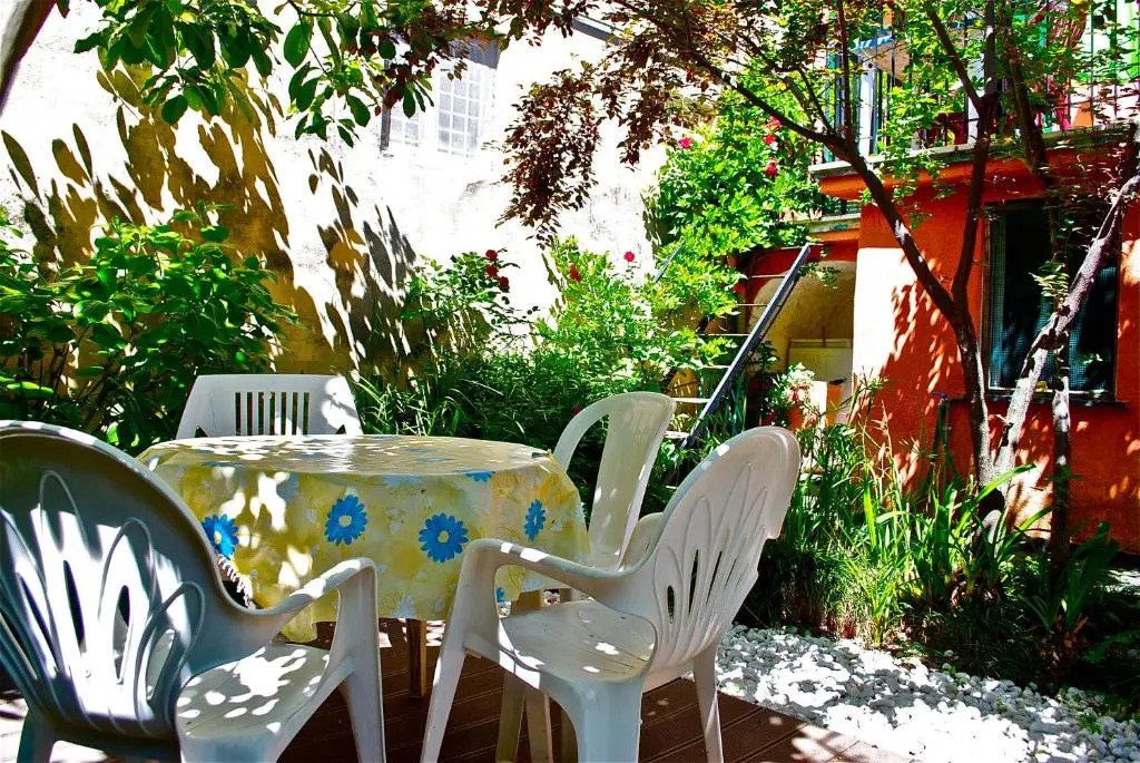 APPARTAMENTO CON GIARDINO, TERRAZZO e GARAGE A DUE PASSI DAL MARE e DALLE CINQUETERRE LT-0486