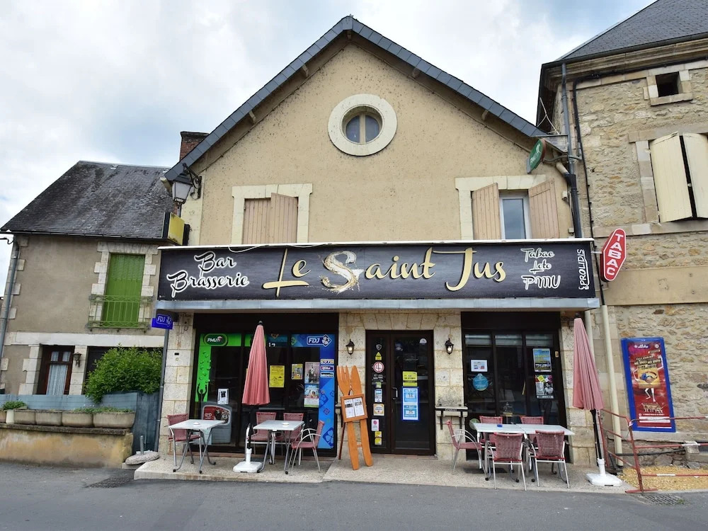 Gorgeous Villa in St. Julien-de-lampon With Private Pool & Centre Nearby