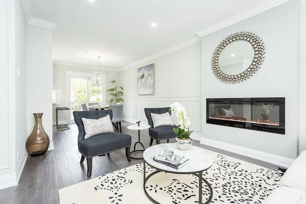 Stunning and Exclusive Home in Burlington