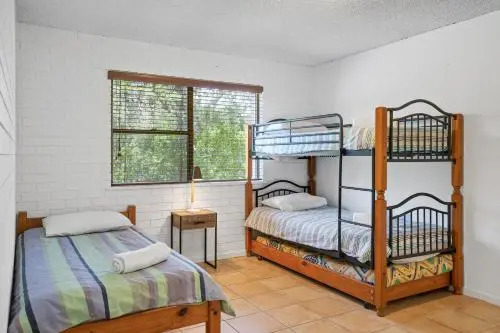 2/56 Lawson Street@Clarkes Beach