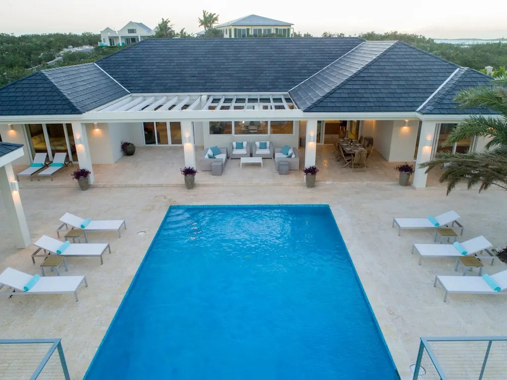 5 BR Waterfront Villa On Chalk Sound Blue Water