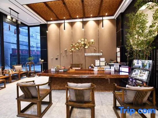 Q+ Zhoudu Theme Hotel