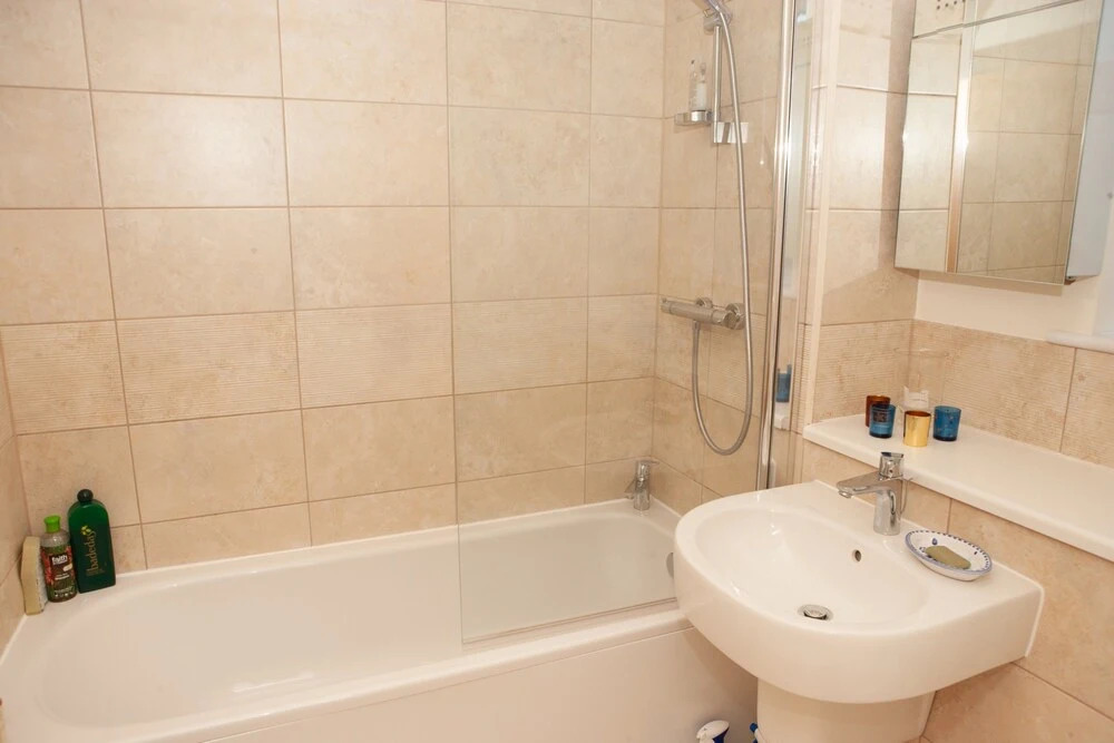 2 Bedroom Flat Close To Bristol City Centre