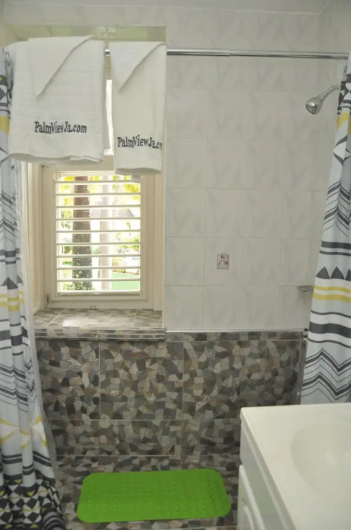 Ocho Rios Sandcastles Ocean View Fantastic Location Sleeps 4
