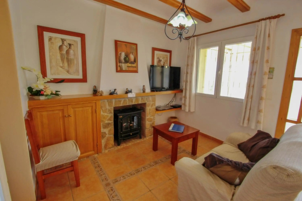 Estrelizia - pretty holiday property with garden and private pool in Calpe