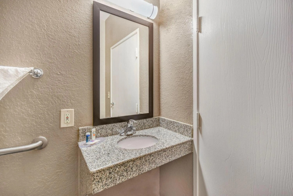 Motel 6 Humble, TX - Houston International Airport