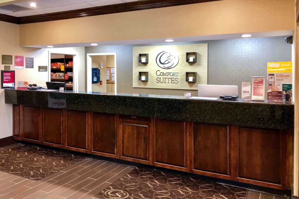 Vista Suites Near Island and Leconte Convention Center