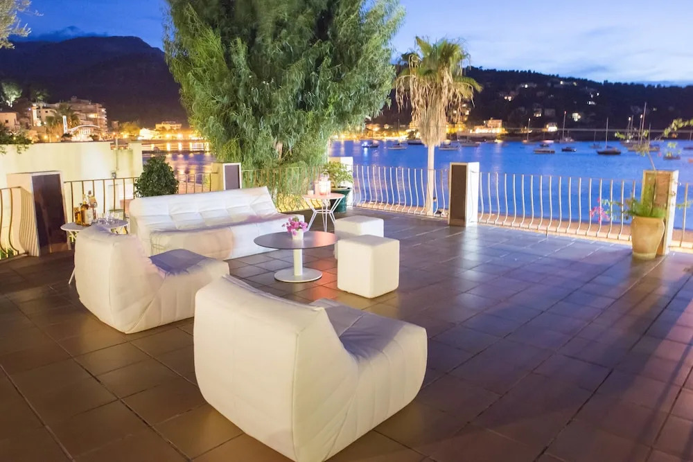Villa de lujo en la playa. La Caleta.