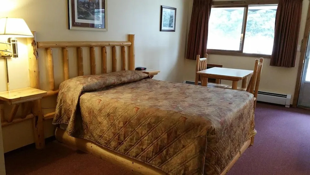 Yellowhead Motel