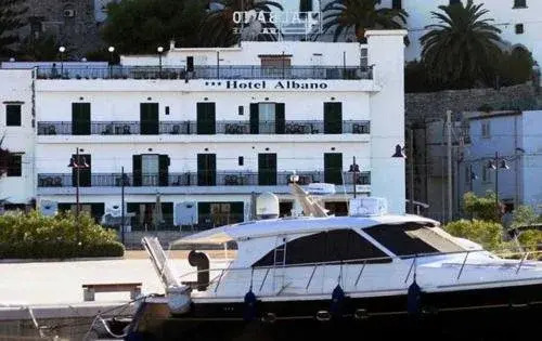 Alba Living Boutique Hotel