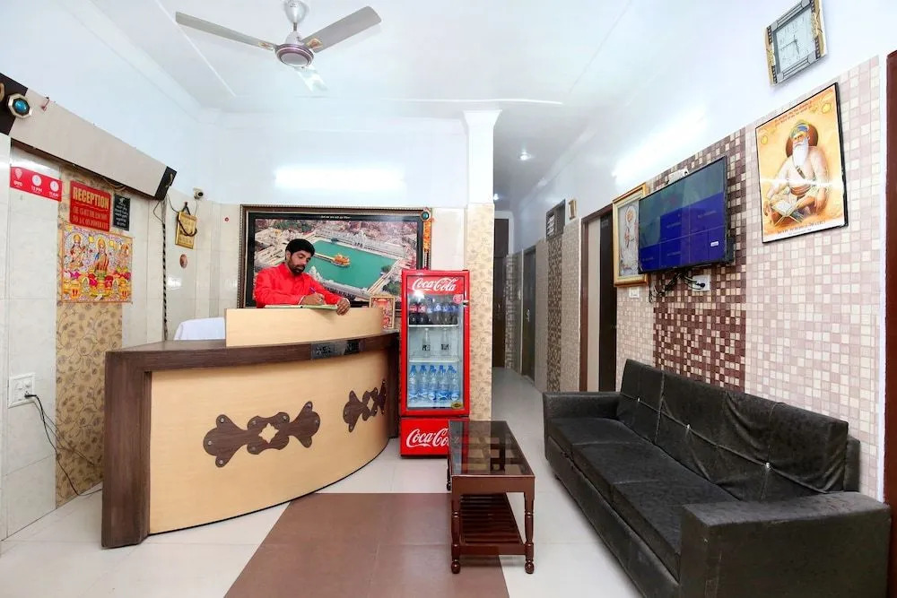 OYO 24333 Hotel Sartaj Inn