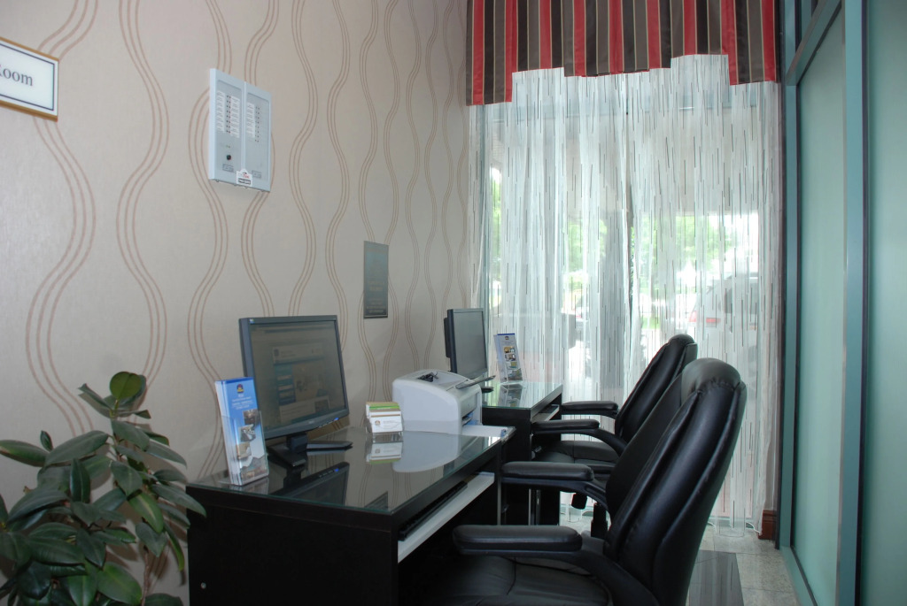Best Western Plus Travel Hotel Toronto Airport