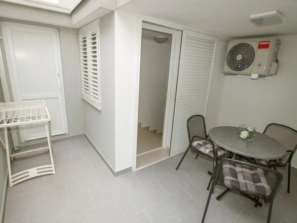Apartments Miro