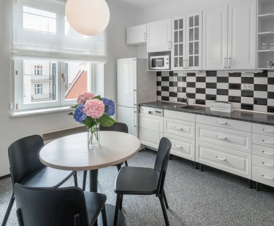 Mordecai 12 Apartments by Adrez