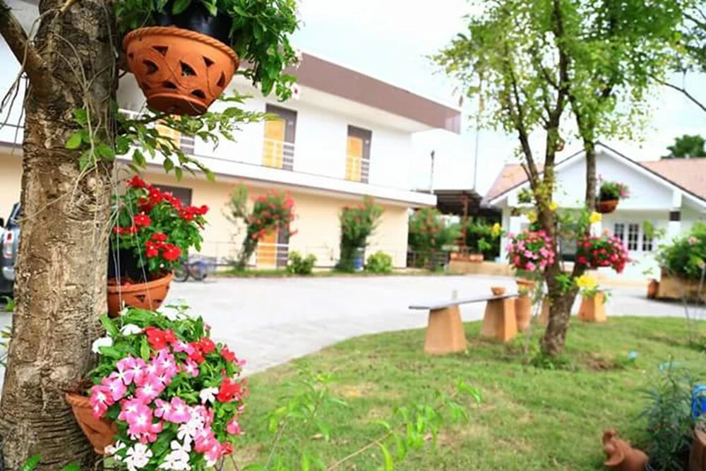 Baanpooya Hotel and Resort