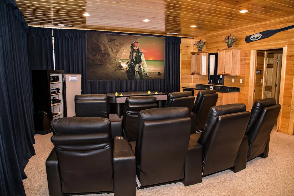Coppertop 4 Bedrooms 5 Bathrooms Cabin