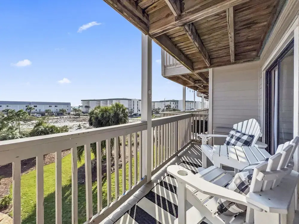 Summersalt 1 Bedroom Condo by RedAwning