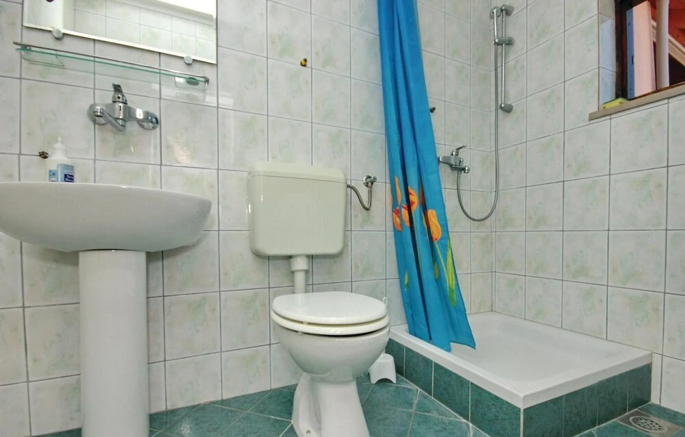 Nice Apartment in Brna With 4 Bedrooms and Wifi