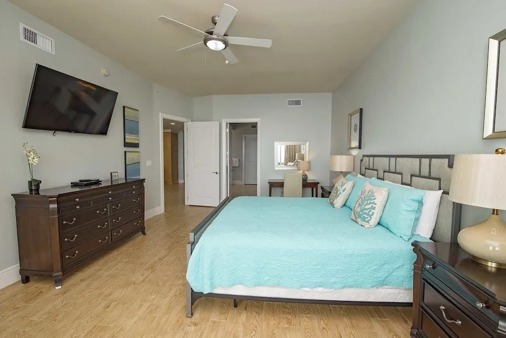 Turquoise Place 1904d 3 Bedrooms 3.5 Bathrooms Condo