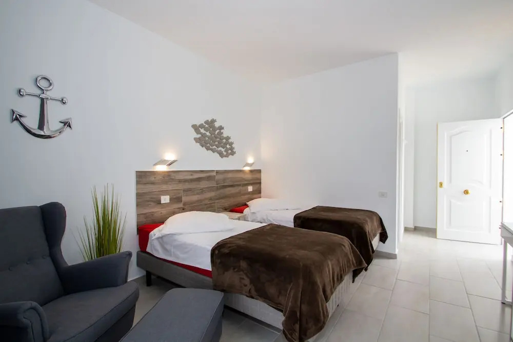 Saladar Suites Boutique